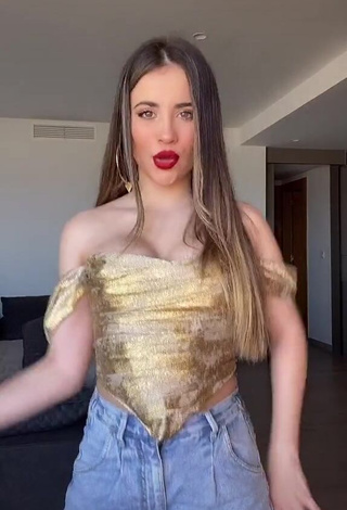 1. Sexy Valeria Monerri Shows Cleavage in Golden Corset