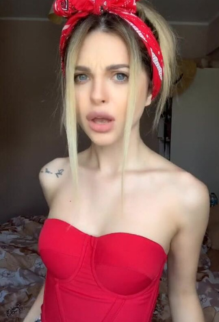 1. Sexy Valerie Lungu Shows Cleavage in Red Corset