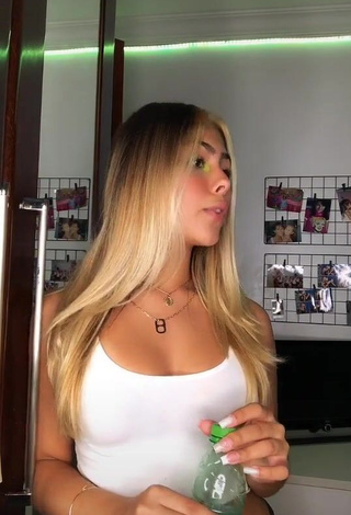 4. Desirable Victoria Miranda Shows Cleavage in White Crop Top