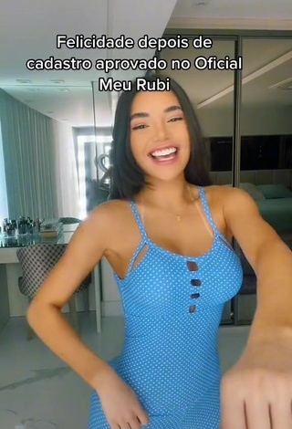 3. Sexy Vitoria Lais Shows Cleavage in Polka Dot Overall