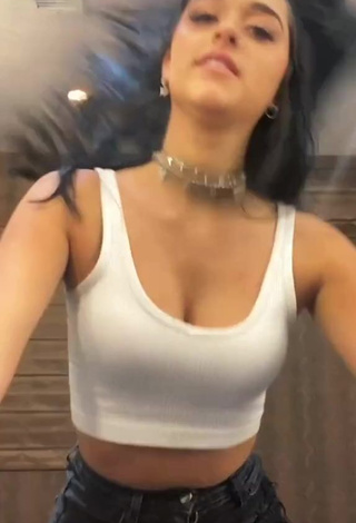 4. Sexy Taylor Mackenzie Shows Cleavage in White Crop Top