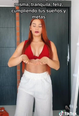 4. Pretty Yeimy Serrano Shows Cleavage in Red Crop Top (Side Boob)