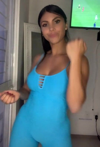 4. Sexy Yesli Gómez Shows Nipples (Side Boob)