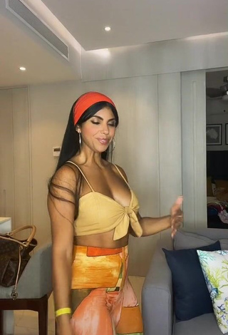 Sweet Yesli Gómez Shows Cleavage in Cute Crop Top