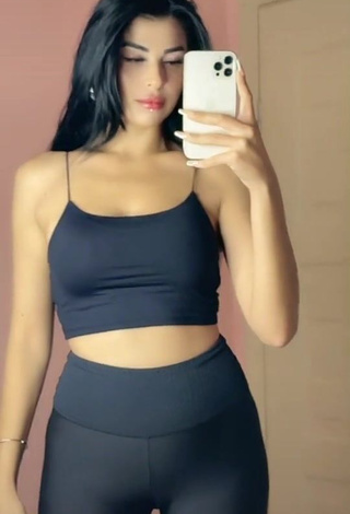 Sexy Zekiye in Black Leggings