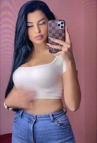 1. Hot Zekiye Shows Cleavage in White Crop Top