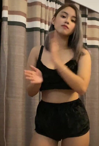 1. Sexy April Joy Barrueso Shows Cleavage in Black Crop Top