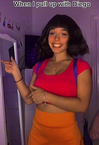 Sexy Alejandra Olivera Shows Cleavage in Crop Top