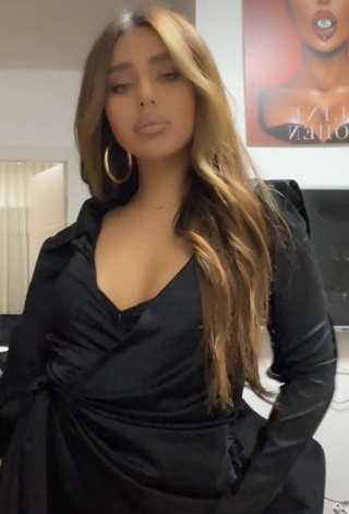 Hot Aline Cohen Shows Cleavage in Black Dress