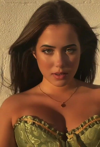 4. Hot Ana T Shows Cleavage