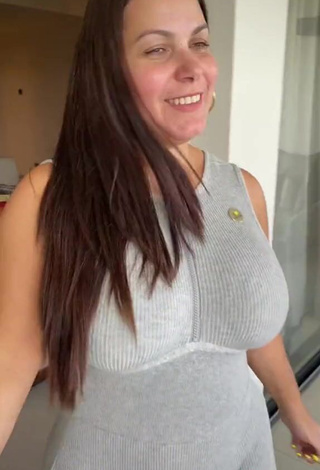 Hot arysbella_1 Shows Big Butt on the Balcony (Side Boob)