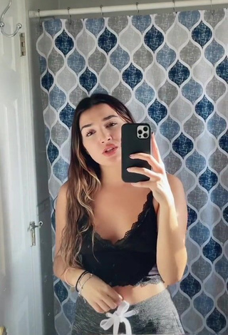 3. Sexy Axandraaa Shows Cleavage in Black Crop Top