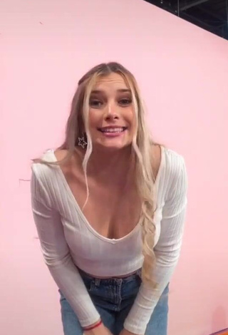 4. Beautiful Azul Granton Shows Cleavage in Sexy White Crop Top