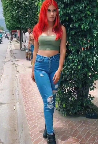 1. Hot Jissela López Shows Butt in a Street