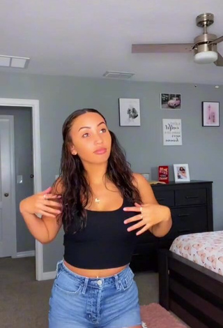 1. Erotic Breana Clough Shows Cleavage in Black Crop Top