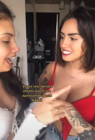 Hot Carol & Vitoria Shows Cleavage