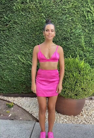 1. Sexy Cristina Pedroche Shows Cleavage in Pink Crop Top