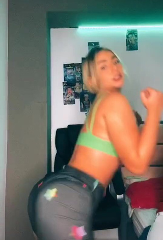 4. Chantall Pizzino Shows Cleavage in Erotic Green Crop Top and Bouncing Tits