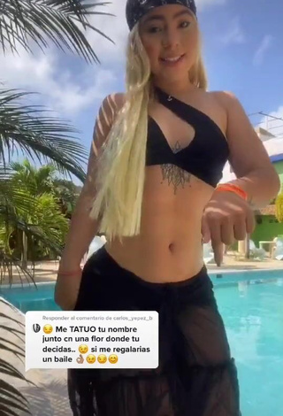 1. Hot Chantall Pizzino Shows Butt at the Swimming Pool