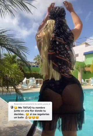 Hot Chantall Pizzino Shows Butt at the Swimming Pool