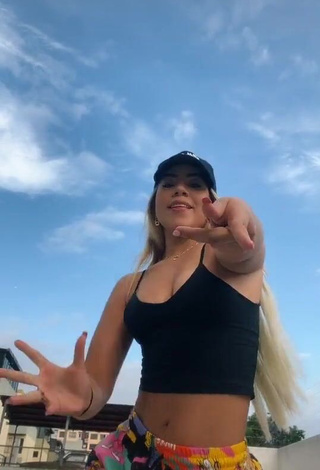 3. Chantall Pizzino Looks Fine in Black Crop Top and Bouncing Boobs