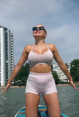 Hottest Erna Husko Shows Cleavage in White Crop Top in the Sea