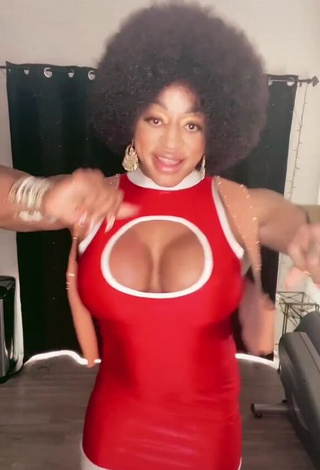 Hot Monique Jones Shows Cleavage in Dress