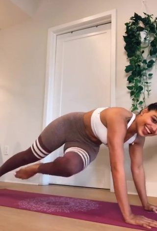 3. Desirable Gabriela Bandy in Leggings while doing Fitness Exercises