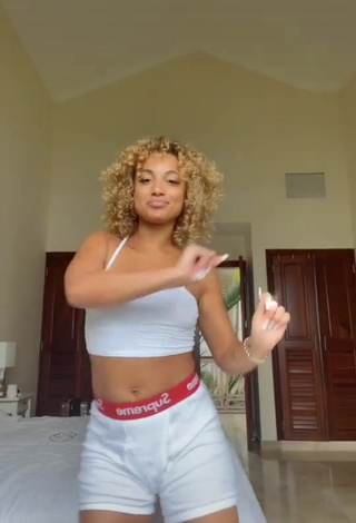 Hot DaniLeigh Shows Nipples