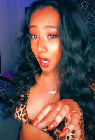 Sexy Jayla Marie Shows Cleavage in Leopard Crop Top