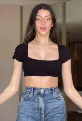 1. Hottie Julia Turati Shows Cleavage in Black Crop Top