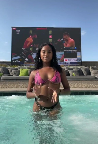 Sexy Kyla Imani Shows Cleavage in Bikini at the Pool