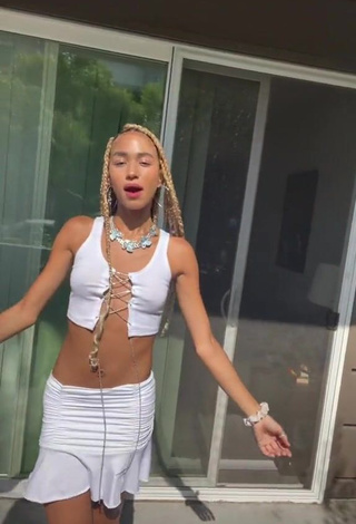 4. Sexy Kyla Imani Shows Cleavage in Crop Top