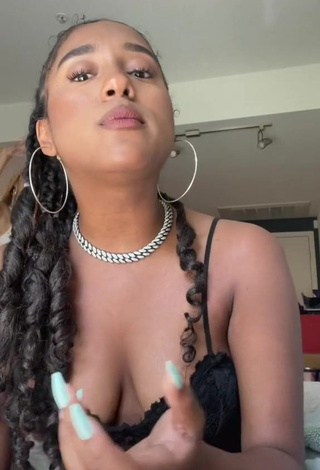 1. Desirable Kyla Imani Shows Cleavage in Black Crop Top