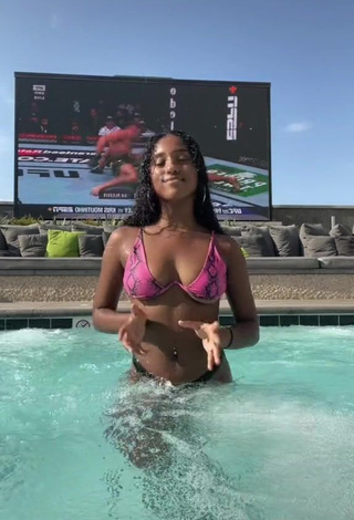 3. Hot Kyla Imani Shows Cleavage in Bikini at the Pool