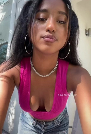 1. Cute Kyla Imani Shows Cleavage in Pink Crop Top