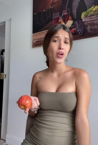 Hot Lianet Jacinto Shows Cleavage in Grey Dress