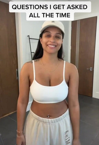 1. Sexy Lilly Singh Shows Cleavage in White Crop Top