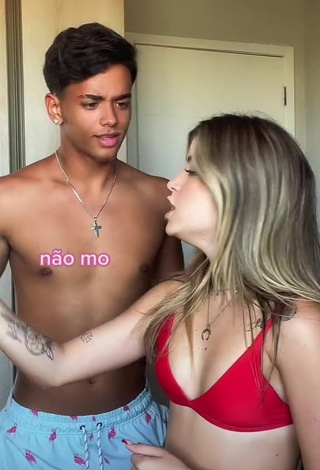 3. Sexy Mapu Alves Shows Cleavage in Red Bikini Top