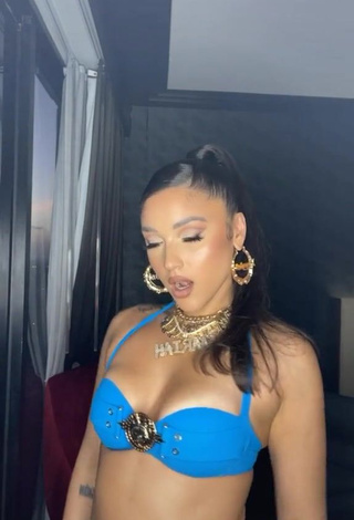 3. Hot Mariah Angeliq Shows Cleavage in Blue Crop Top