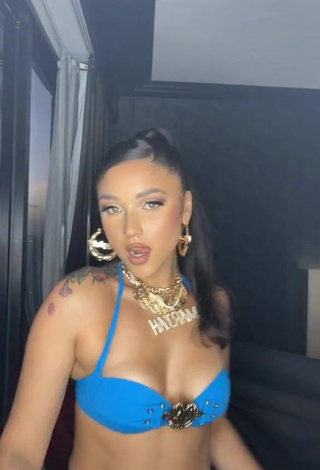 4. Hot Mariah Angeliq Shows Cleavage in Blue Crop Top