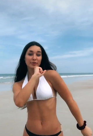 Beautiful Maya Jakubowski Shows Cleavage in Sexy Bikini at the Beach and Bouncing Boobs