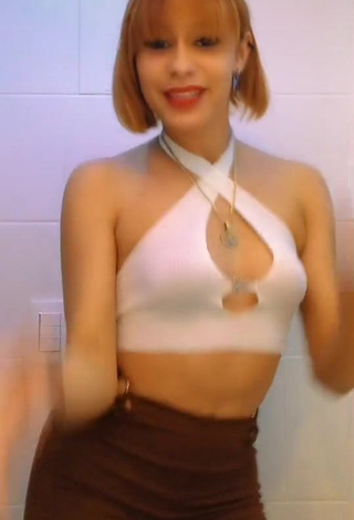 1. Cute Nicol Gutiierrez Shows Cleavage in White Crop Top