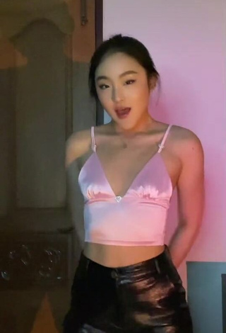 1. Hot Ppunnch Shows Cleavage in Pink Crop Top