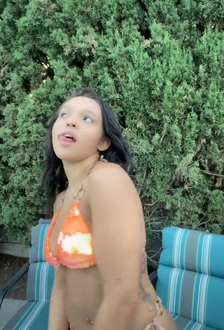 Sexy River Bleu Shows Cleavage in Bikini