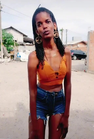 1. Hot Rose Silva Shows Cleavage in Orange Crop Top