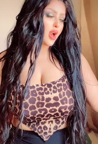 1. Hot Salma Elshimy Shows Cleavage in Leopard Crop Top