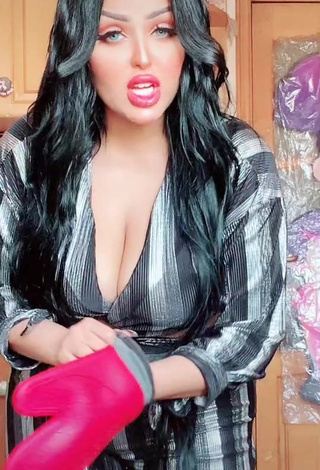 1. Sexy Salma Elshimy Shows Cleavage in Bodysuit