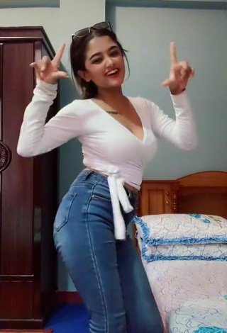 3. Sexy Samikshya Basnet Shows Cleavage in White Crop Top