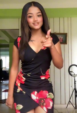 4. Desirable Samikshya Basnet Shows Cleavage in Floral Dress